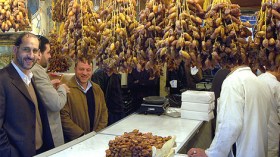 سفير أندونيسيا: التمور الجزائرية لا تصلنا وشعبنا ينتظرها بشغف