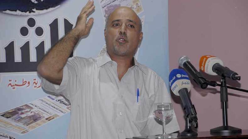 الجوية الجزائرية تطرد عالم فيزياء من الطائرة بسبب العربية‮!‬