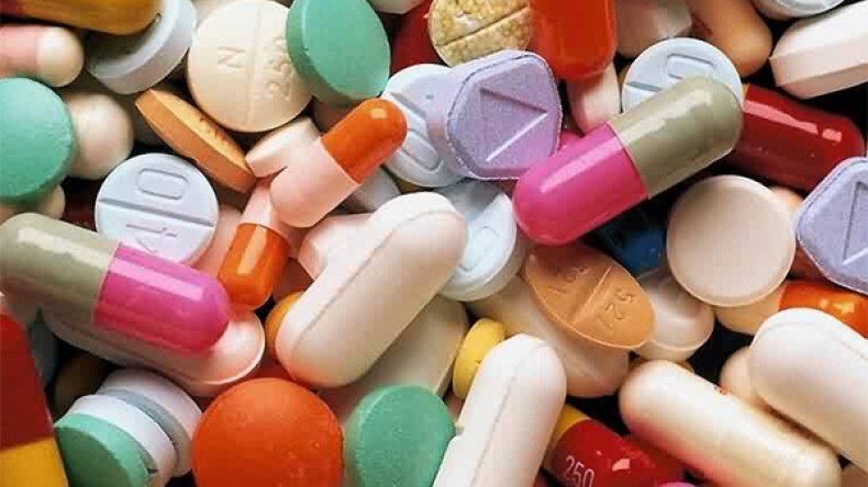 توقيف أجنبيين بتونس بتهمة تهريب الأدوية إلى الجزائر