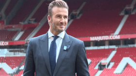 بيكهام قد يصبح أول لاعب كرة قدم يسافر إلى الفضاء