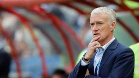 مدرب بطل العالم مُتخوّف من استئناف المنافسات الكروية