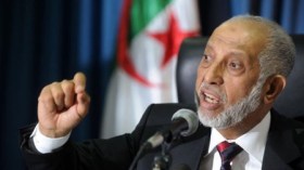 بلخادم يتجاهل التقويميين ويرجئ “استقالته” إلى نهاية جانفي