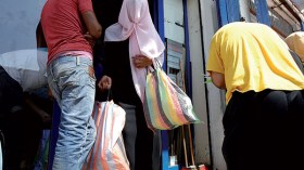توزيع 1330 قفة رمضان ببلدية البياضة بالوادي