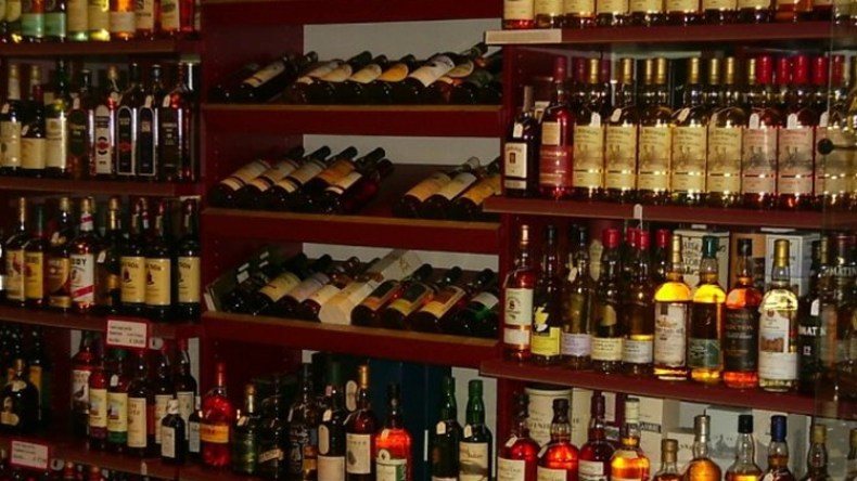 تلاميذ يثورون ضد بائعي الخمور بباتنة