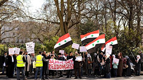 Syrie : des funérailles se transforment en manifestation