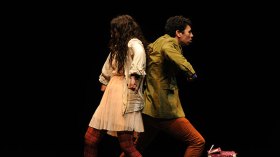 نافذة إسكوريال في صفحة عقاب حالمة