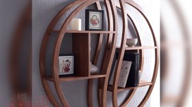 ألواح خشبية وإطارات لديكور أنيق