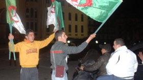 فوز بوتفليقة يفجّر الشوارع بمواكب واحتفالات صاخبة