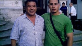 جمال دكار: جلّ وقتي أخصصه للقراءة، التسوّق اختصاص زوجتي، وأرفض الخوض في علاقتي مع العبادة