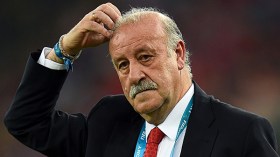 ديل بوسكي يحذر من تأثيرات أزمة كتالونيا على الكرة الإسبانية