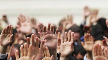 هل يمكن أن يكون الديمقراطيُّ انقلابياً؟