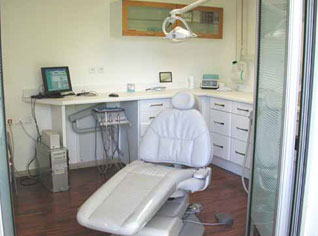 Un million d’algériens atteints d’Hépatite C chez des dentistes