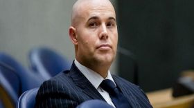 Un ex-député néerlandais voulant combattre l’islam finit par s’y convertir