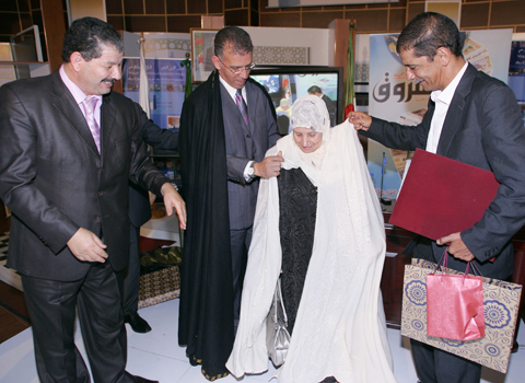 “Echorouk pays vibrant tribute to Hafid Djerradji with focus of attention beingâ€¦ his mother”