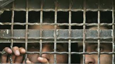 Les prisonniers palestiniens refusent leur repas pour protester contre la mort d’un détenu