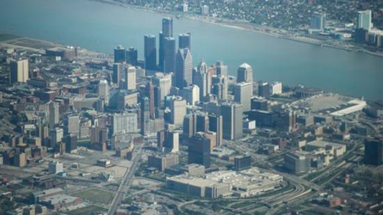 إفلاس مدينة ديترويت رمز صناعة السيارات الأمريكية