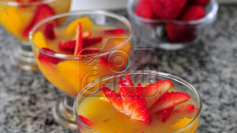 تحلية بالفواكه