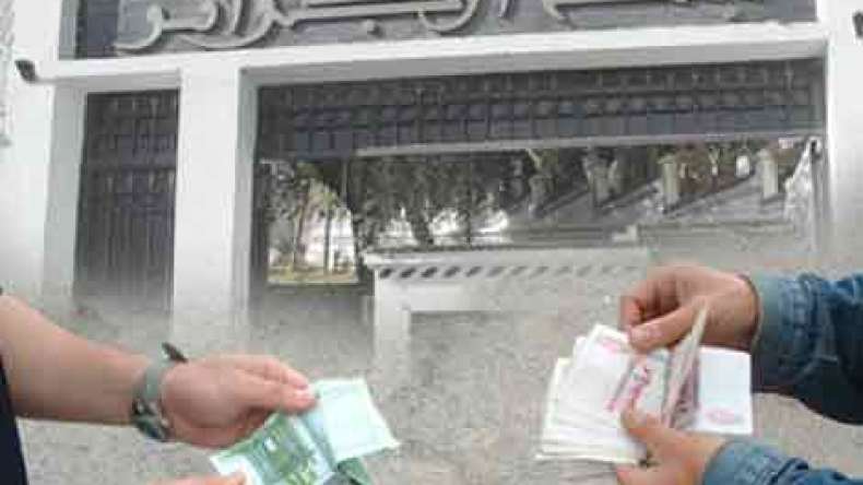 طلبة ومغتربون ضحية بنوك موقوفة النشاط بالجزائر