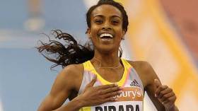 الأثيوبية ديبابا تحطم الرقم القياسي لسباق 1500 متر