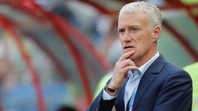 مدرب فرنسا يتفادى صبّ البنزين في نار الإحتجاجات