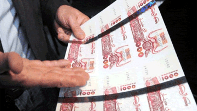 توقيف إفريقي بحوزته معدات لتزوير العملة في سعيدة