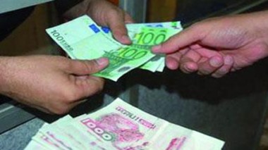 Algerian bank to grant 600 Euros per year for Algerians travelling abroad