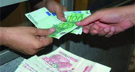 Algerian bank to grant 600 Euros per year for Algerians travelling abroad