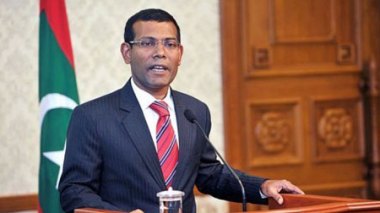 Le président des Maldives démissionne suite à une mutinerie