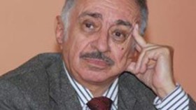 عميمور: شهادة الزبيري يجب أن تقرأ أكثر من مرة