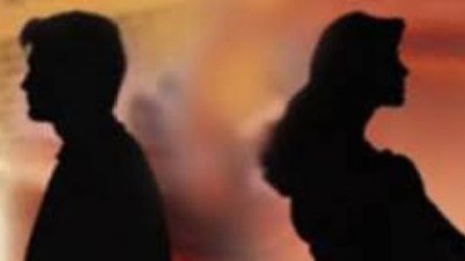 أزواجٌ يتطلقون بسبب الشخير والتأتأة والقطط