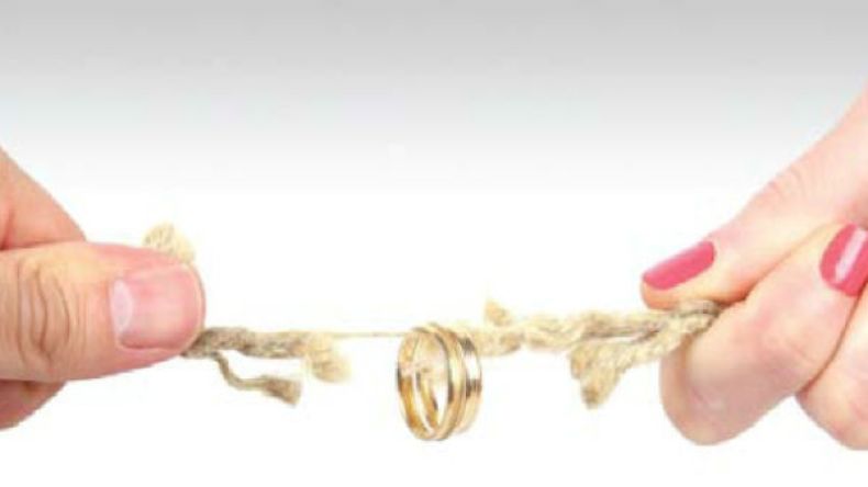 كيف تتخذان قرار الطلاق عندما ينكسر إناء الحـــب!