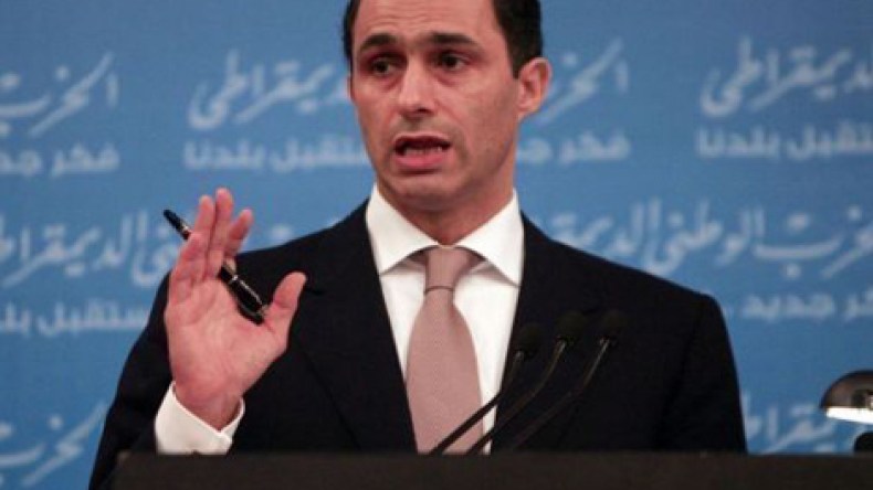 جمال مبارك رصد مليون جنيه لرفع صورته في مباراة الجزائر ومصر