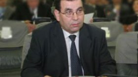 “تصدير المحروقات لاستيراد الأكل لا يشكل عنصر فخر للجزائريين”