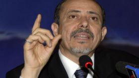 يونسي يدعو لحوار بين السلطة والمعارضة لحل الأزمات الداخلية
