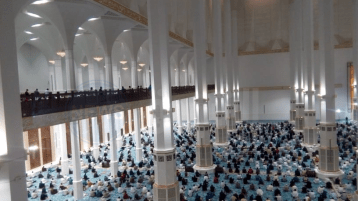 .. وأضاءت الجمعة