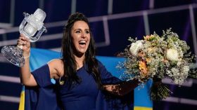 أوكرانية غنت عن مسلمي القرم وفازت بأكبر مسابقة أوروبية