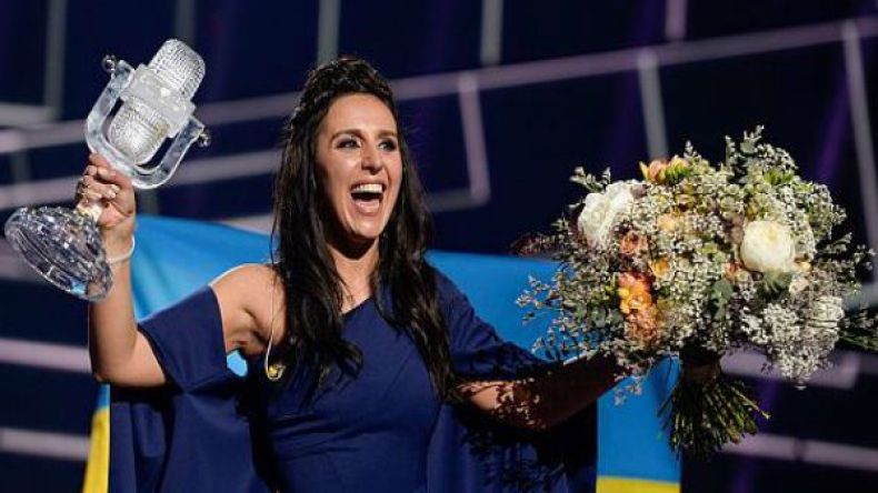 أوكرانية غنت عن مسلمي القرم وفازت بأكبر مسابقة أوروبية