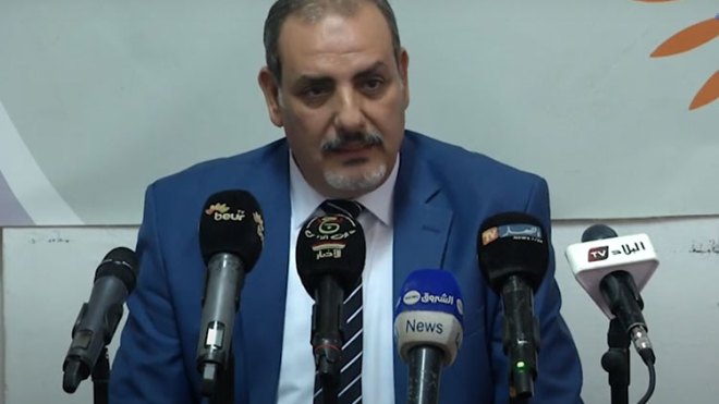 البعض يحكمون على الدستور دون علم ويتلاعبون بالمصطلحات