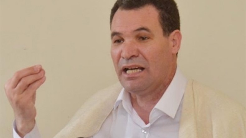 الجزائريون يسألون عن مصير ألف مليار دولار