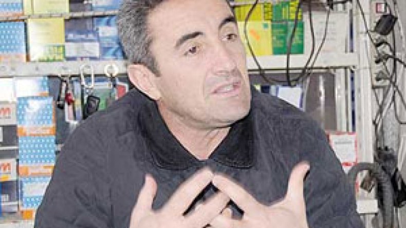 جمال‭ ‬مناد‭ ‬تفاوض‭ ‬مع‭ ‬قانا‭ ‬وأوسرير‭ ‬يهدد‭ ‬بالمقاطعة‭