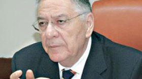 طائرات المساعدة الجزائرية لـ”غزة” تنتظر الضوء الأخضر من مطارات مصر