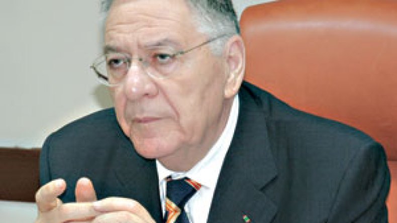 ولد عباس يعلن إجراءات استعجالية للتكفل بالمغتربين الجزائريين