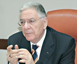 Minister of Health Declares War on Medicine Tycoons