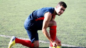 لاعب مروانة جميلي يعتدي على الحكم بن بقة بلكمة على طريقة تايسون