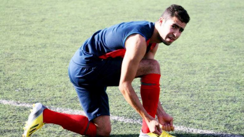 لاعب مروانة جميلي يعتدي على الحكم بن بقة بلكمة على طريقة تايسون