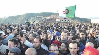 Algerians hold funerals for Hocine Ait Ahmed