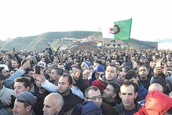 Algerians hold funerals for Hocine Ait Ahmed