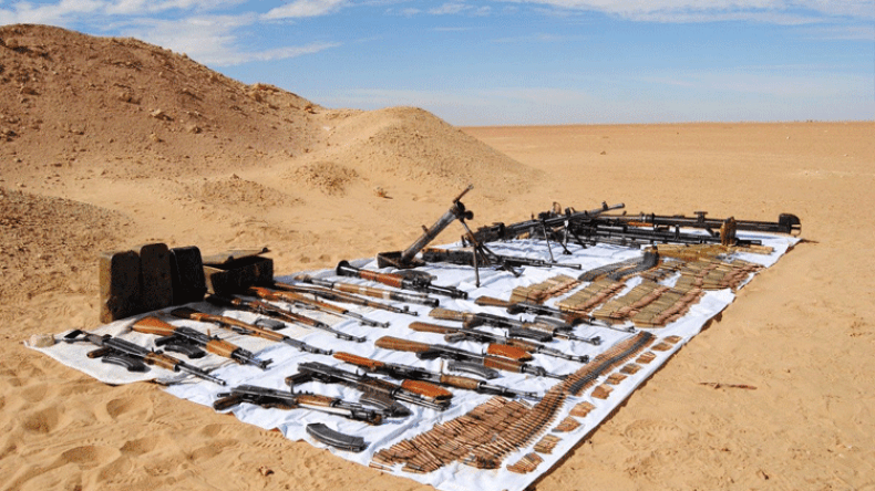 اكتشاف مخبأ للأسلحة والذخيرة بعين قزام