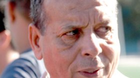 هواري يوقع لمولودية وهران في انتظار بوڤاش ومانع