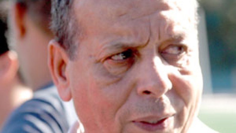 هواري يوقع لمولودية وهران في انتظار بوڤاش ومانع